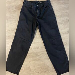 straight leg 90s vibe black jeans